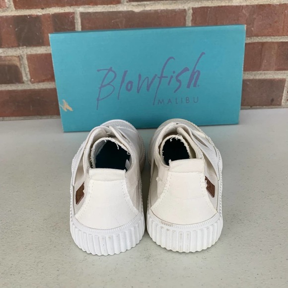 Blowfish Cayo White Canvas Low Top X-Strap Slip on Sneakers Women's US size 6M - Picture 5 of 10